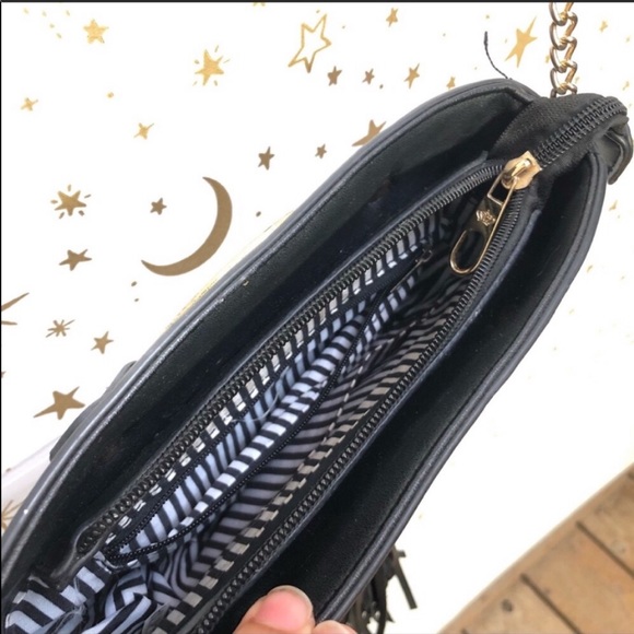 Black Chain Saddlebag - Picture 4 of 7